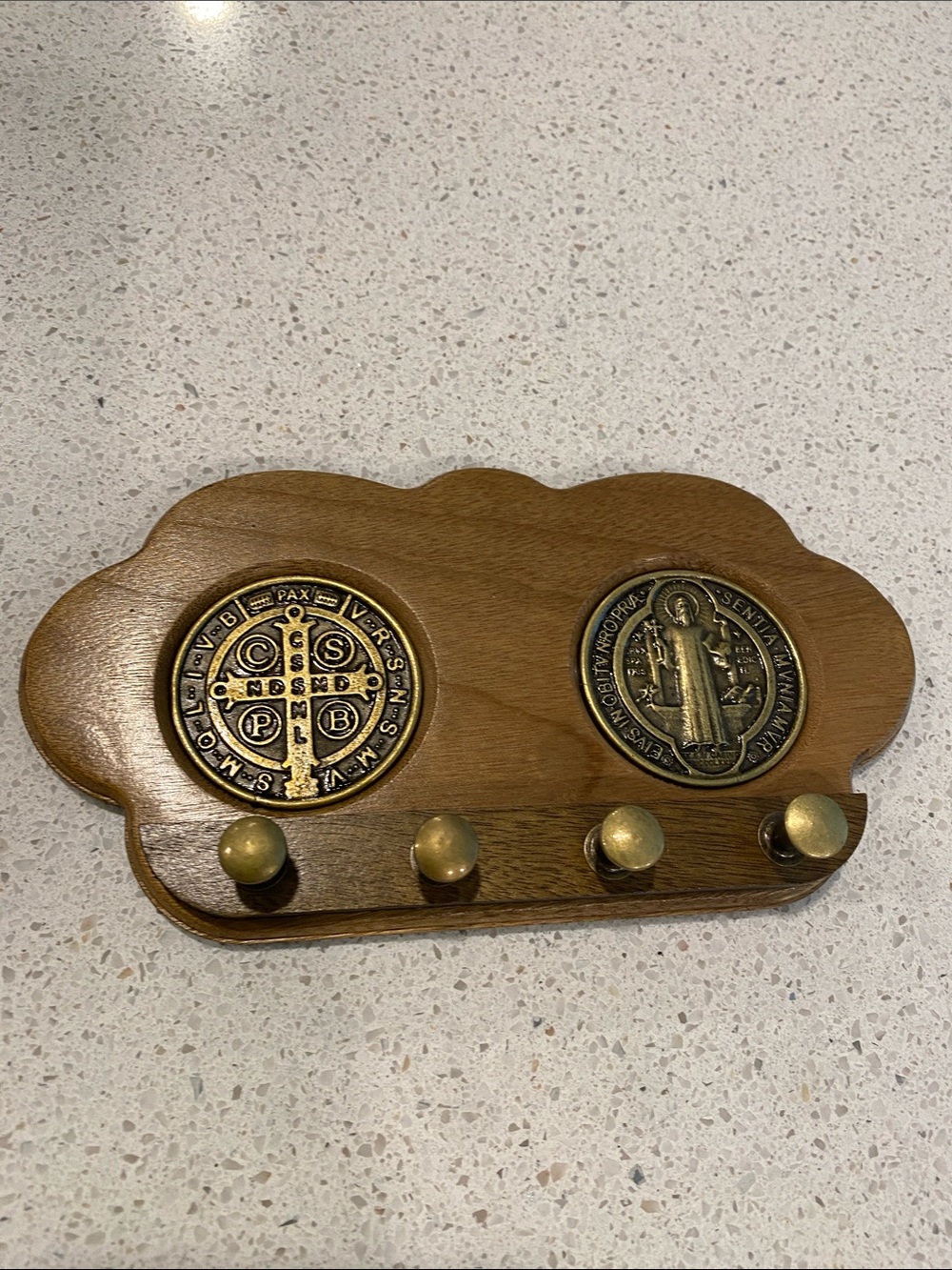 Brass Medal Wooden Rosary Wall Hook Rack in Brown